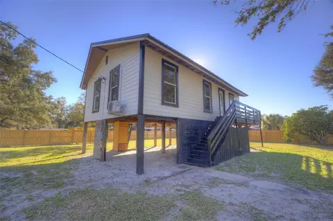 805 E Mcdonald Rd, Plant City, FL 33567