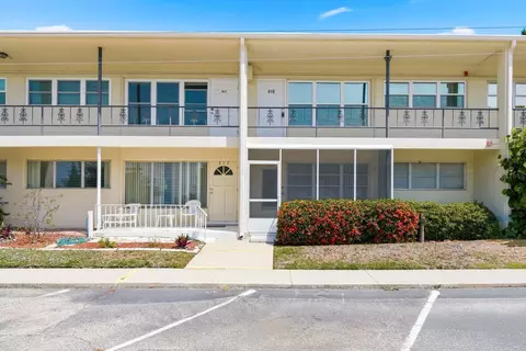 5593 40th Ave N #418, Kenneth City, FL 33709