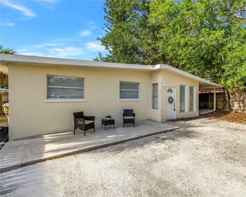 110 NE Monroe Cir N, Saint Petersburg, FL 33702