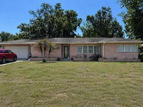 1507 Meadowridge Dr, Valrico, FL 33596