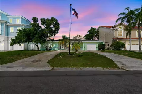 300 Driftwood Dr W, Palm Harbor, FL 34683