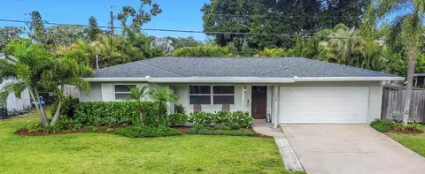 1098 Phyllis Ave, Largo, FL 33771