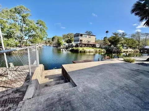 6448 W Richard Dr, Weeki Wachee, FL 34607