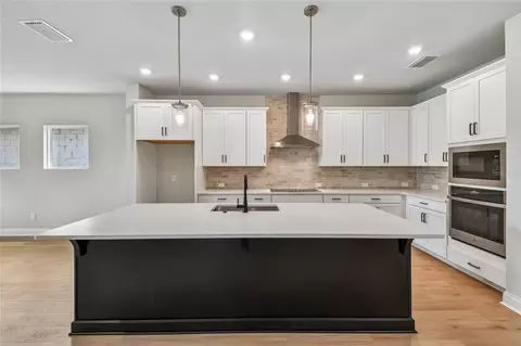 Kitchen - 5693 Leaflet Trl, Mount Dora, FL 32757 photo 2 of 2