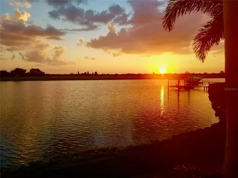 624 Balibay Rd, Apollo Beach, FL 33572