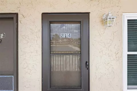 6400 46th Ave N #214, Kenneth City, FL 33709