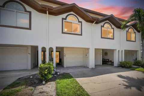 394 Madeira Cir, Saint Petersburg, FL 33715