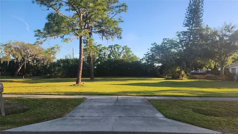 4 Th Ave SW, Ruskin, FL 33570