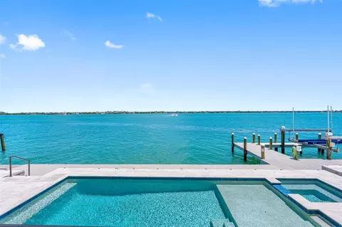 487 Meadow Lark Dr, Sarasota, FL 34236