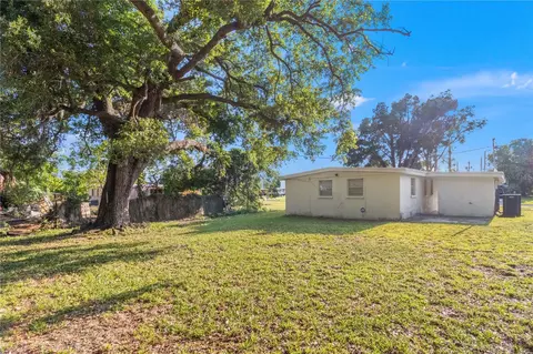 Exterior - 1421 14th St E, Bradenton, FL 34208 photo 4 of 7