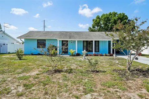 704 Ojai Ave, Sun City Center, FL 33573