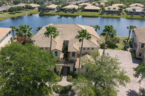 1330 Emerald Dunes Dr, Sun City Center, FL 33573