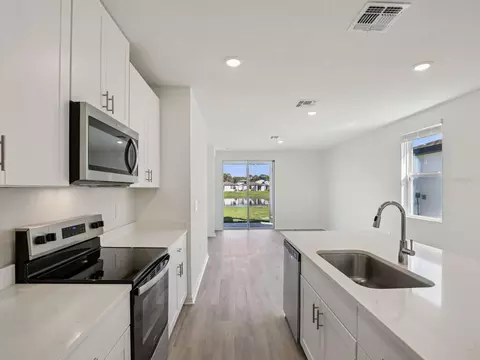 Kitchen - 2838 Virginia Pine Dr, Bartow, FL 33830 photo 5 of 6