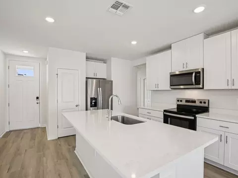 Kitchen - 2838 Virginia Pine Dr, Bartow, FL 33830 photo 1 of 6