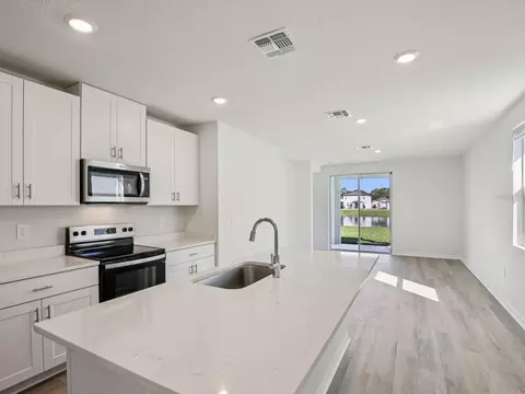 Kitchen - 2838 Virginia Pine Dr, Bartow, FL 33830 photo 3 of 6
