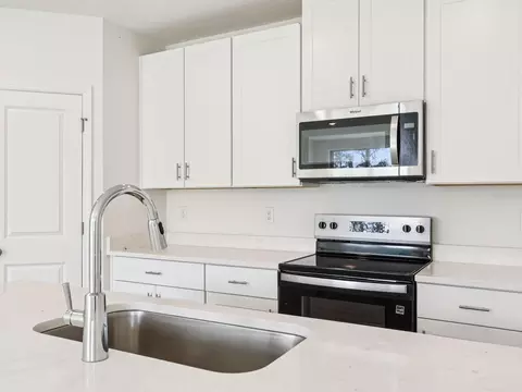 Kitchen - 7717 Satterfield Ter, Parrish, FL 34219 photo 5 of 5