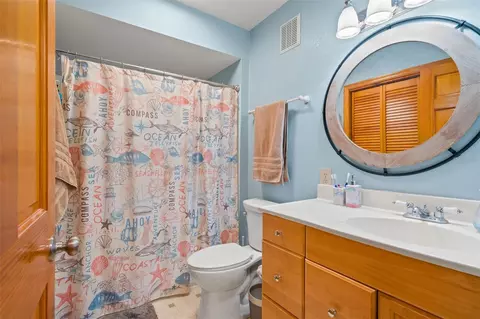 Bath - 1566 Indian Bay Rd, Spring Hill, FL 34607 photo 1 of 2