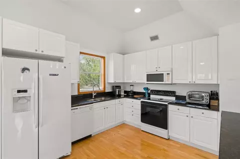 Kitchen - 1566 Indian Bay Rd, Spring Hill, FL 34607 photo 4 of 4