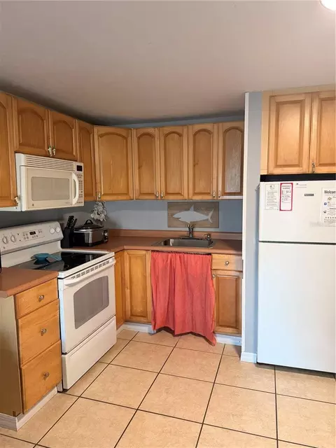 Kitchen - 82 2nd St #D5, Cedar Key, FL 32625 photo 2 of 3