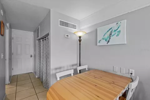 Dining - 82 2nd St #D5, Cedar Key, FL 32625 photo 1 of 1