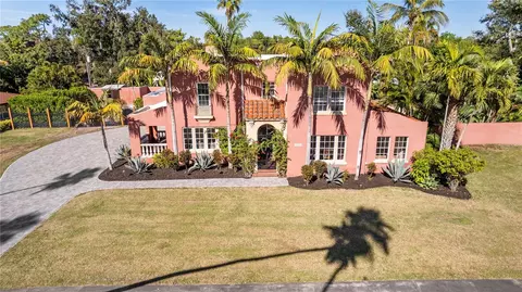 7810 Senrab Dr, Bradenton, FL 34209