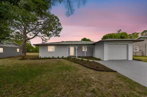2550 Gomaz Way S, Saint Petersburg, FL 33712