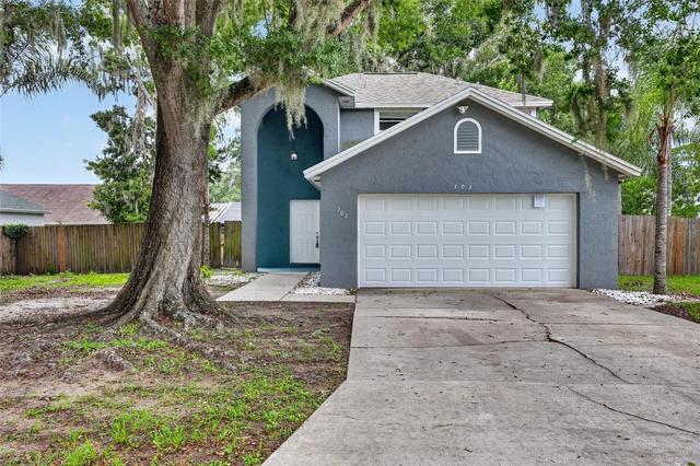 303 Sugar Creek Dr, Plant City, FL 33563