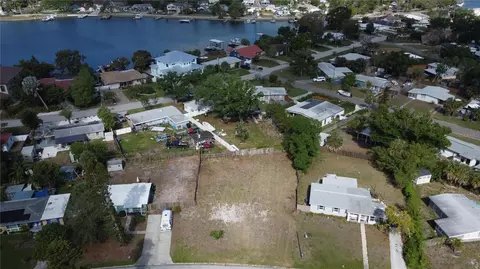 4101 Neptune Dr SE, Saint Petersburg, FL 33705