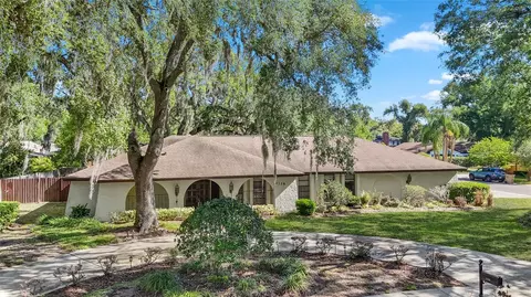 1116 N Riverhills Dr, Temple Terrace, FL 33617