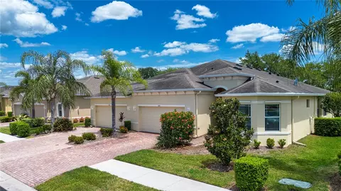 804 Chipper Dr, Sun City Center, FL 33573