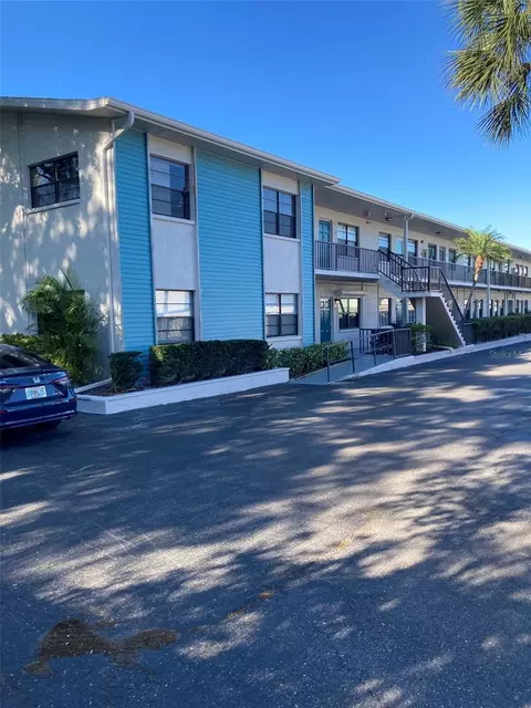 5967 Terrace Park Dr N #206, Saint Petersburg, FL 33709