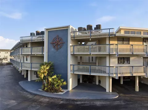 11650 Capri Cir S #204, Treasure Island, FL 33706