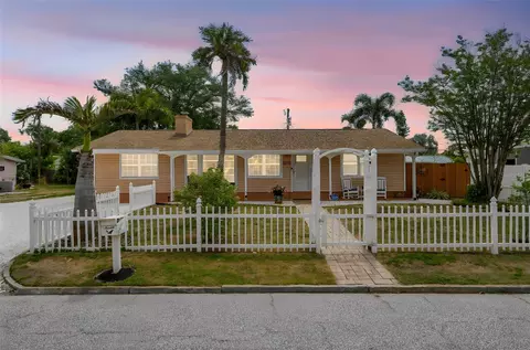 2648 46th St S, Gulfport, FL 33711
