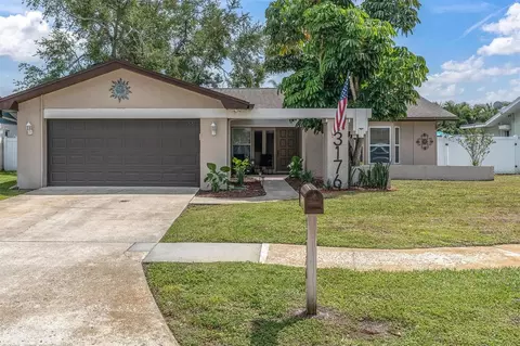 13176 Dorchester Dr, Seminole, FL 33776
