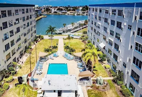 2850 59th St S #205, Gulfport, FL 33707