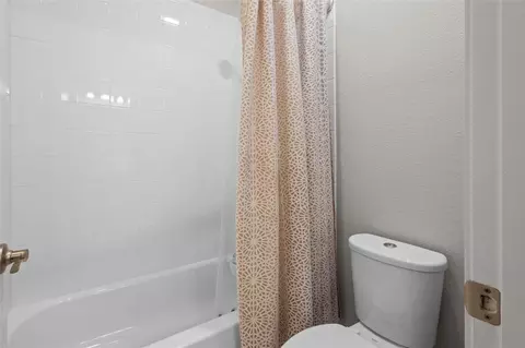 Bath - 14795 Caravan Ave, Odessa, FL 33556 photo 6 of 6