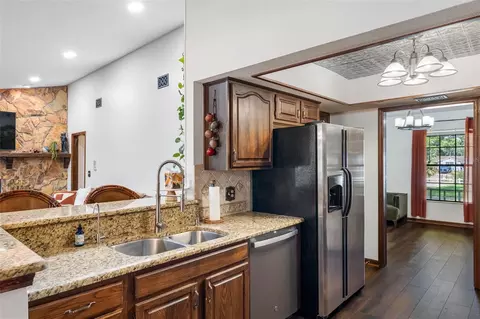 Kitchen - 11109 Winn Rd, Riverview, FL 33569 photo 4 of 4