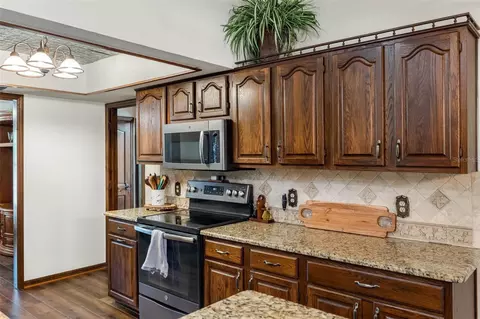 Kitchen - 11109 Winn Rd, Riverview, FL 33569 photo 3 of 4