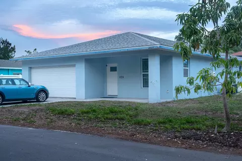 12119 Murray Ave, Seminole, FL 33778