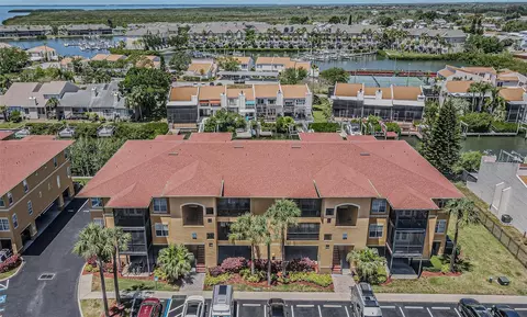 4316 Bayside Village Dr #302, Tampa, FL 33615