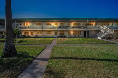 5216 81st St N #5, Saint Petersburg, FL 33709