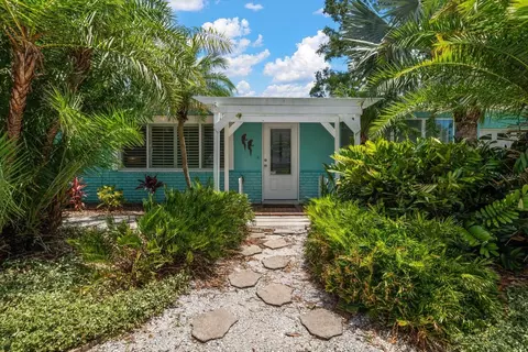 301 Cevera Dr, Dunedin, FL 34698