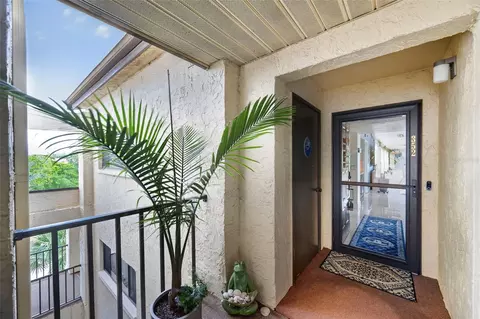 700 Starkey Rd #352, Largo, FL 33771