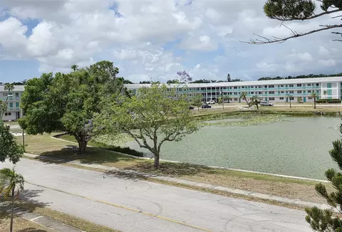 6015 19th St N #314, Saint Petersburg, FL 33714