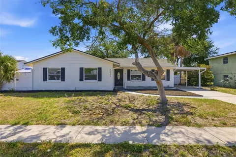 6011 Wilshire Dr, Tampa, FL 33615