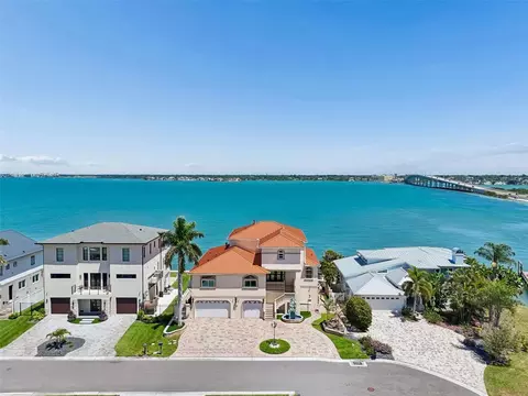 1203 Bay Dr, Belleair Beach, FL 33786