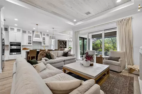 Living - 919 Seagrape Dr, Ruskin, FL 33570 photo 4 of 6