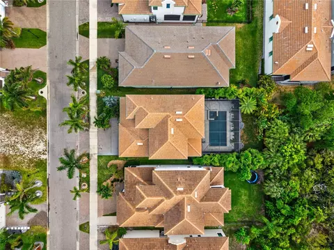 View/Area - 919 Seagrape Dr, Ruskin, FL 33570 photo 5 of 14