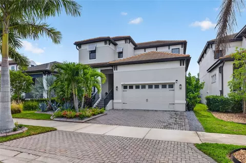 Exterior - 919 Seagrape Dr, Ruskin, FL 33570 photo 2 of 19