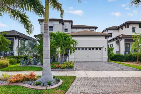 Exterior - 919 Seagrape Dr, Ruskin, FL 33570 photo 3 of 19